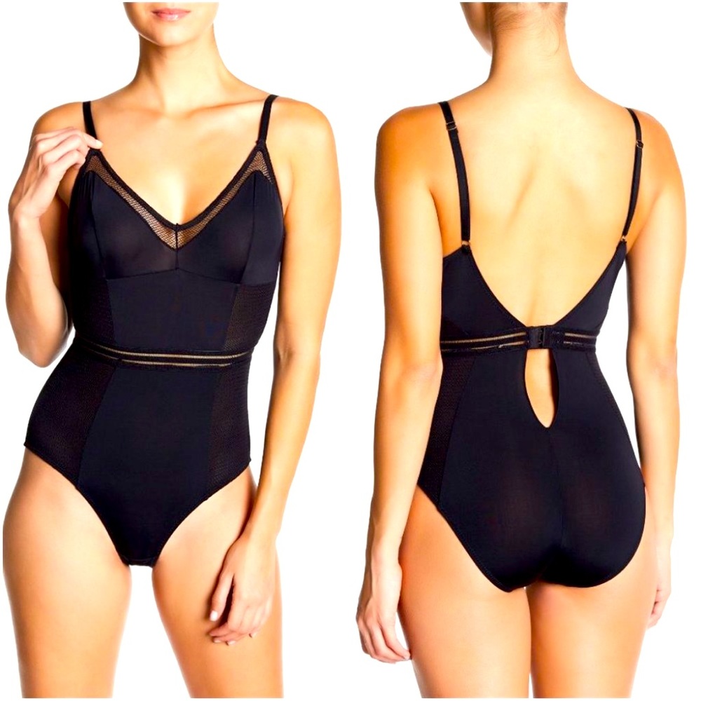 Vince Camuto Bodysuit Blck, Ariana Mesh
Detail Cut-Out, New with tags! SzM